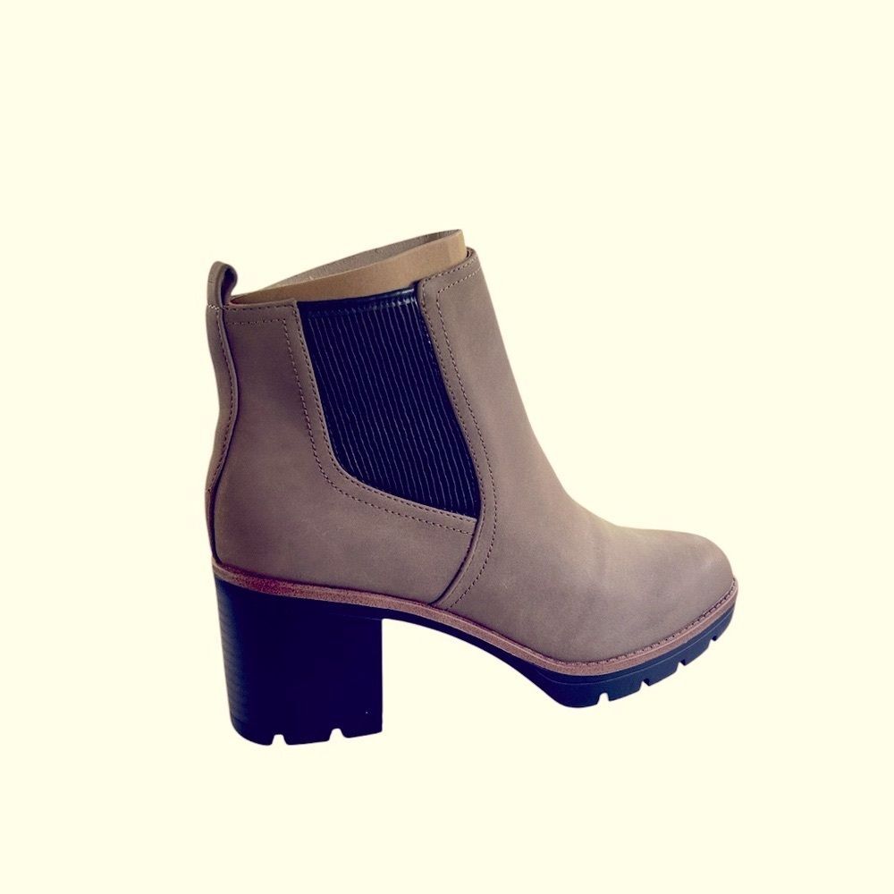 Naturalizer Madalynn Gore Lug Sole Water Repellent Ankle Boots Color Wood 10 NWT